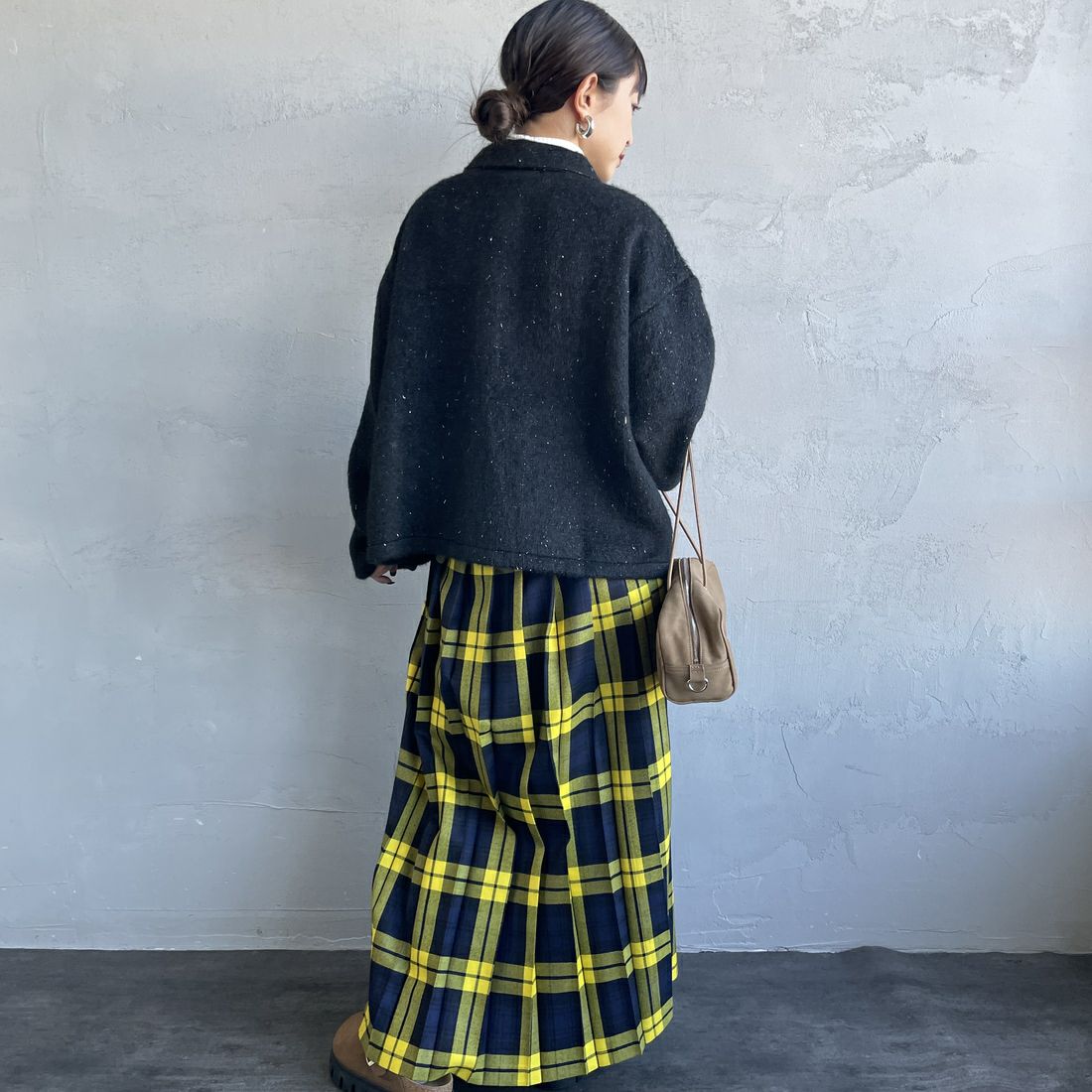 nenom [ネノム] ステンカラー ラメ起毛ジャケット [NE25132019] 09 BLACK &&モデル身長：150cm 着用サイズ：F&&