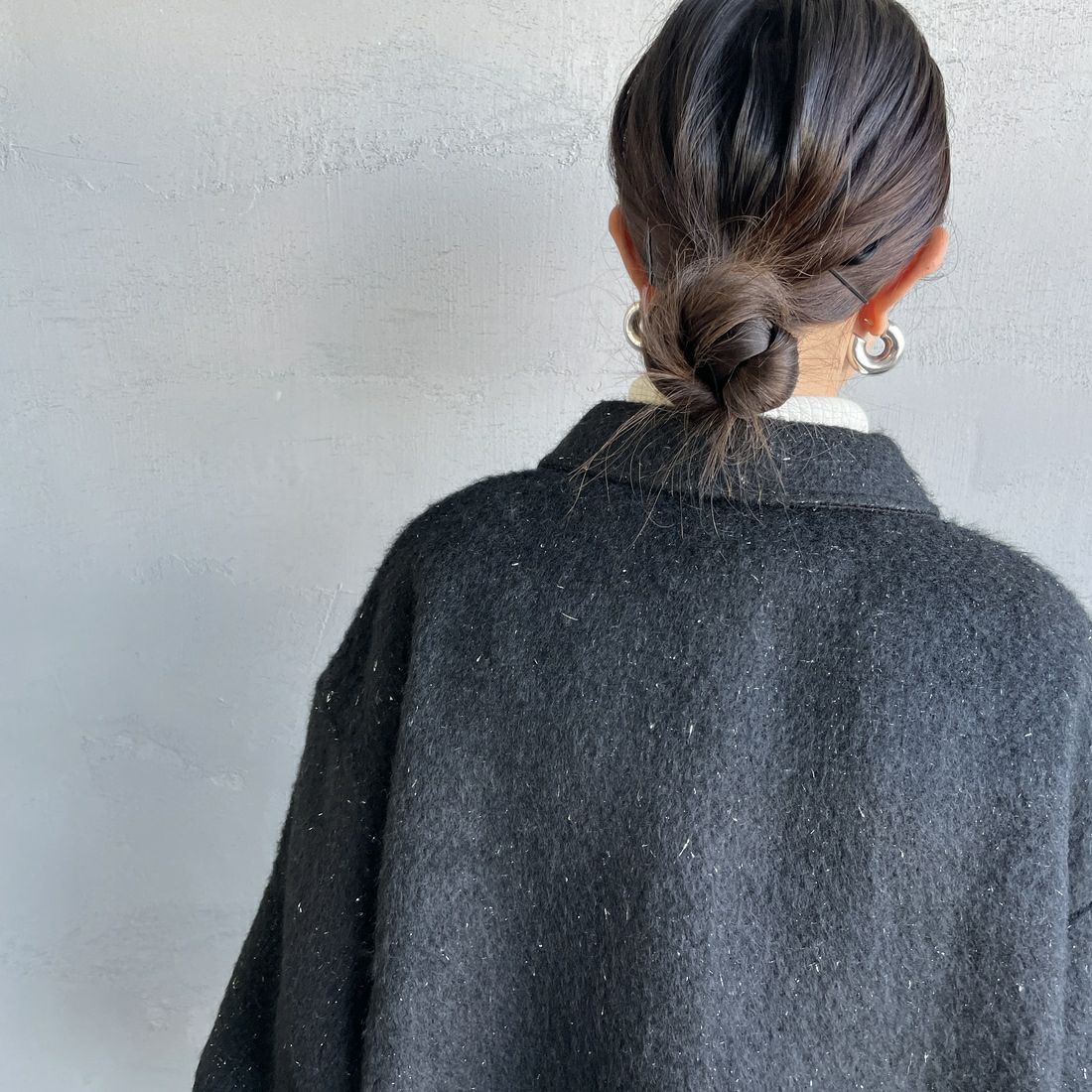 nenom [ネノム] ステンカラー ラメ起毛ジャケット [NE25132019] 09 BLACK &&モデル身長：150cm 着用サイズ：F&&