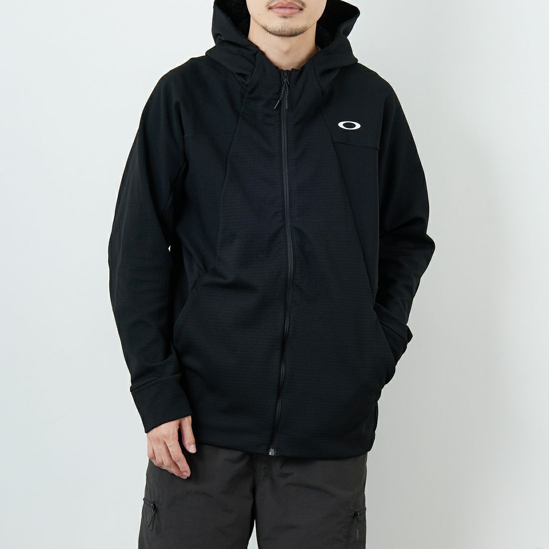 OAKLEY [オークリー] エンハンスグリッド フリースジャケット [FOA408211] 02E BLACKO &&モデル身長：168cm 着用サイズ：M&&