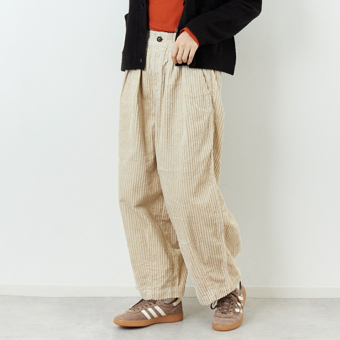 HARVESTY [ハーベスティ] ビッグコーデュロイサーカスパンツ [A12522] 31 IVORY &&モデル身長：162cm 着用サイズ：1&&