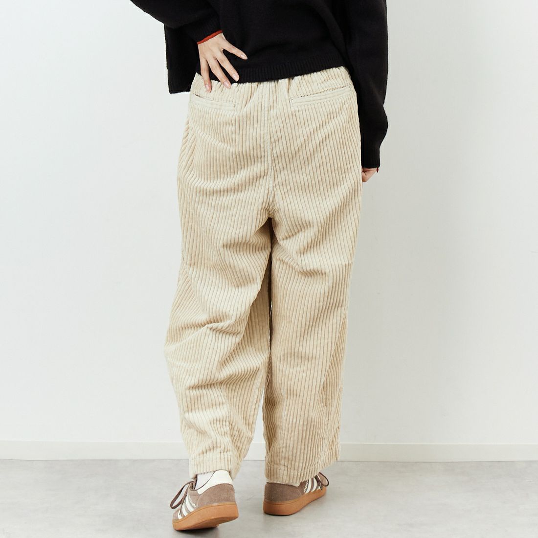 HARVESTY [ハーベスティ] ビッグコーデュロイサーカスパンツ [A12522] 31 IVORY &&モデル身長：162cm 着用サイズ：1&&