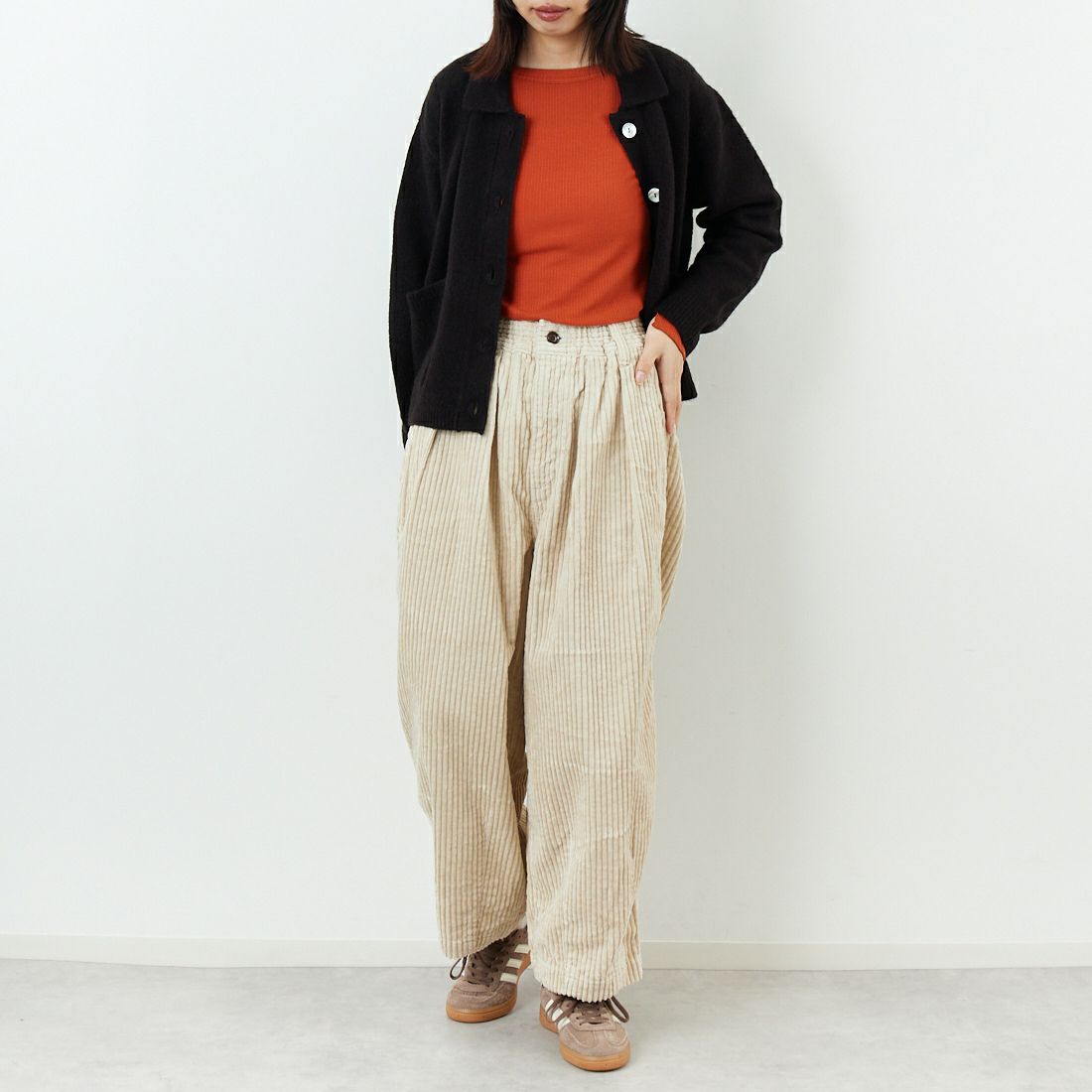 HARVESTY [ハーベスティ] ビッグコーデュロイサーカスパンツ [A12522] 31 IVORY &&モデル身長：162cm 着用サイズ：1&&