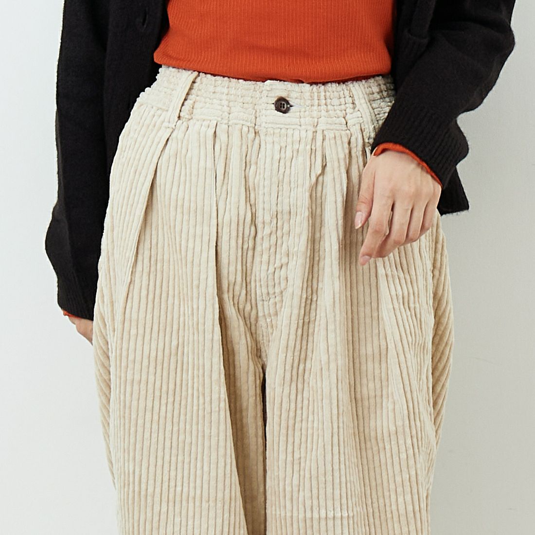 HARVESTY [ハーベスティ] ビッグコーデュロイサーカスパンツ [A12522] 31 IVORY &&モデル身長：162cm 着用サイズ：1&&