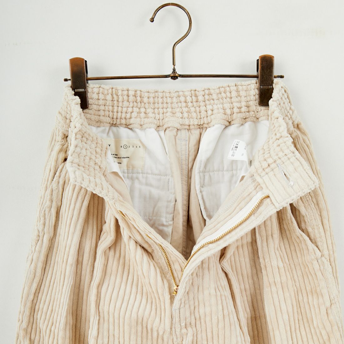 HARVESTY [ハーベスティ] ビッグコーデュロイサーカスパンツ [A12522] 31 IVORY