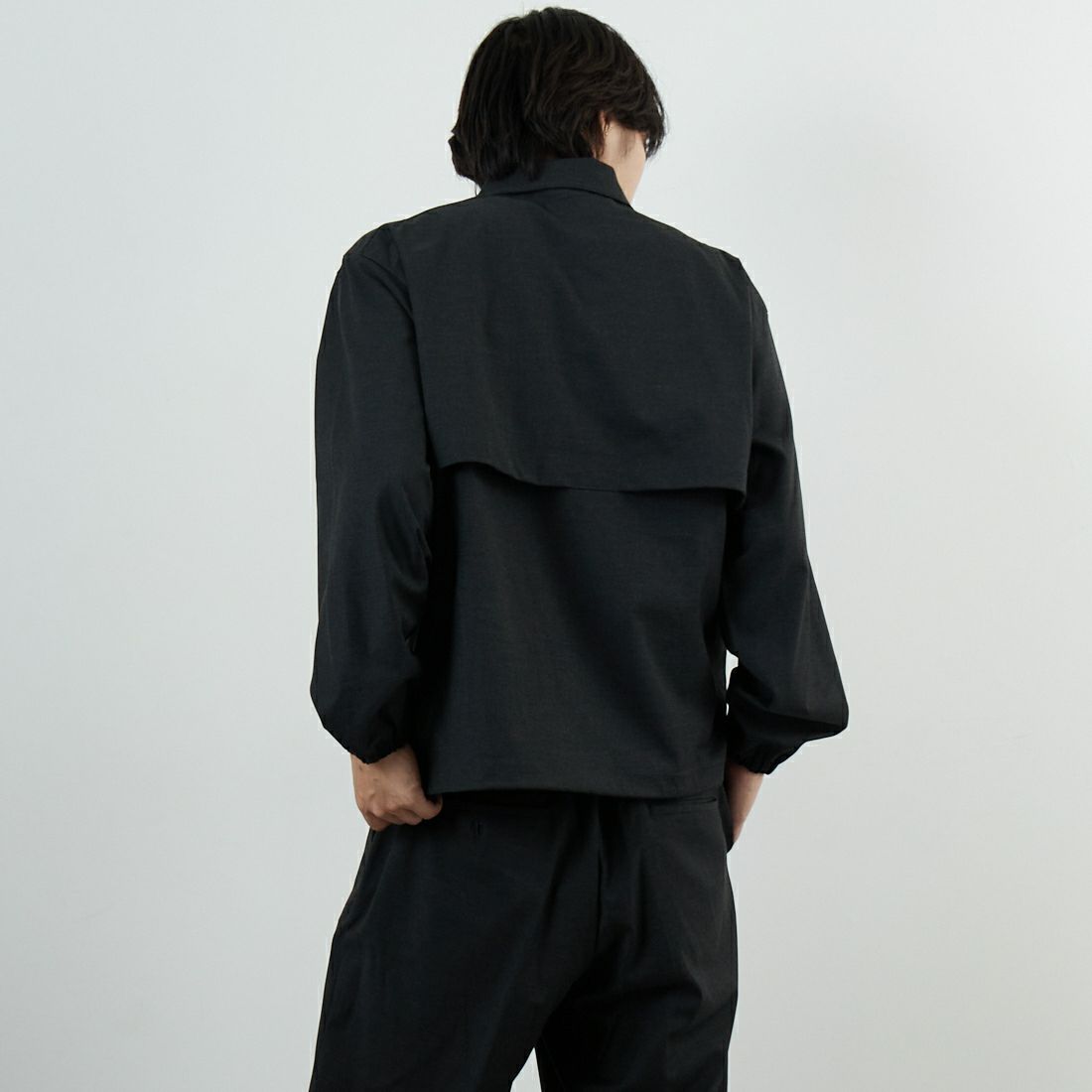 SLICK [スリック] TRギャバジン ストレッチコーチジャケット [5111043] 805 CHARCO &&モデル身長：179cm 着用サイズ：1&&