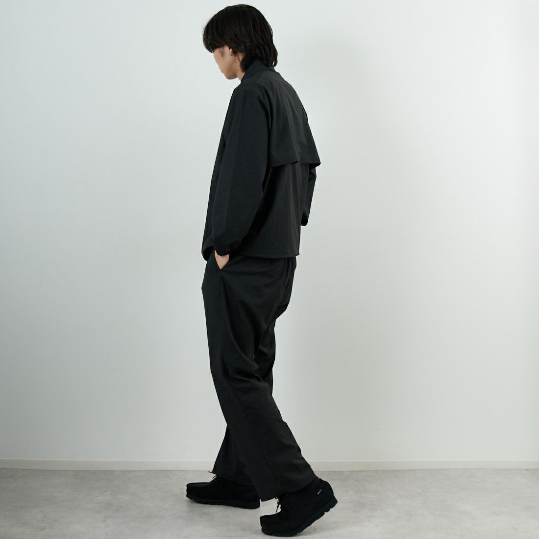 SLICK [スリック] TRギャバジン ストレッチコーチジャケット [5111043] 805 CHARCO &&モデル身長：179cm 着用サイズ：1&&