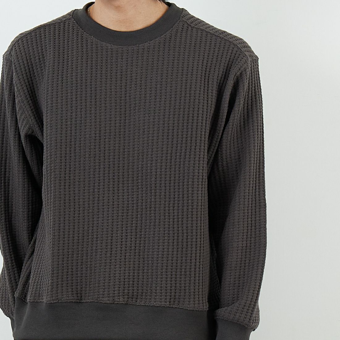 SLICK [スリック] ビッグワッフル クルーネックプルオーバー [5131014] 720 COAL B &&モデル身長：179cm 着用サイズ：1&&
