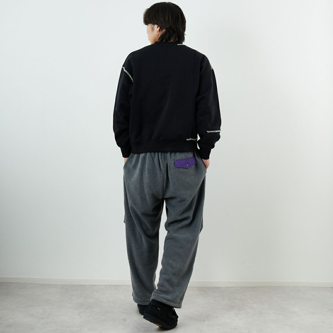 SLICK [スリック] コンパクトフリース エンブロイダリースウェットシャツ [5131033] 700 BLACK &&モデル身長：179cm 着用サイズ：1&&