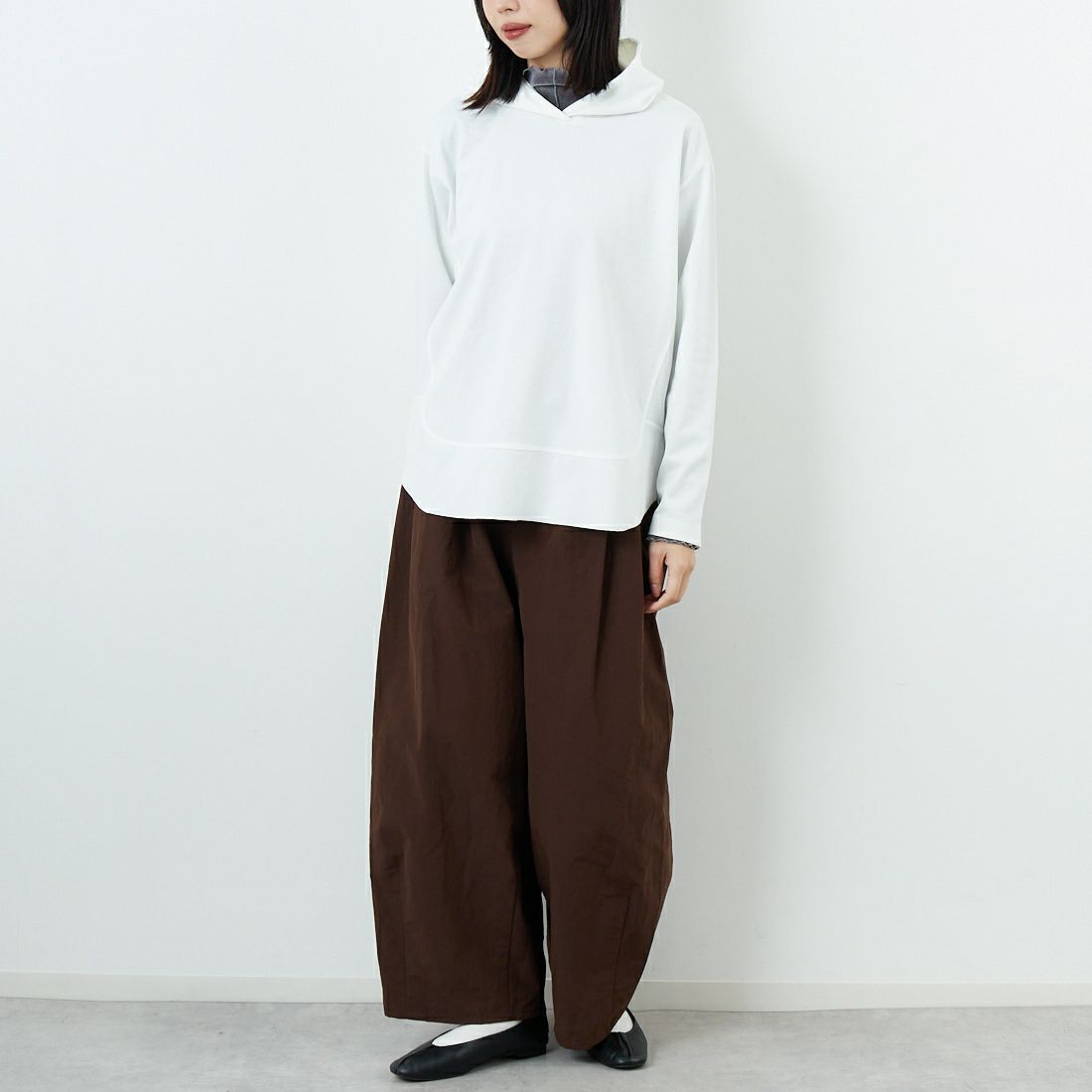 DIGNITE COLLIER [ディニテコリエ] 裾切替パーカー [80256300] 031 ｱｲﾎﾞﾘｰ &&モデル身長：162cm 着用サイズ：F&&