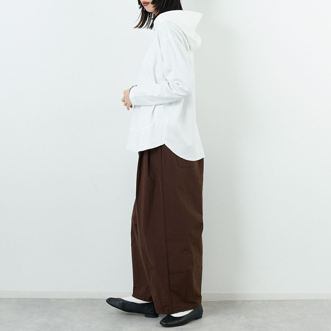 DIGNITE COLLIER [ディニテコリエ] 裾切替パーカー [80256300] 031 ｱｲﾎﾞﾘｰ &&モデル身長：162cm 着用サイズ：F&&