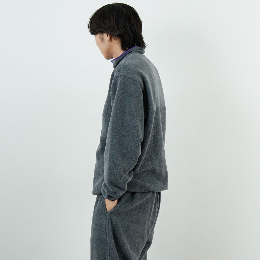 frostline [フロストライン] 別注 フリースハーフスナッププルオーバー [FL17-JK-IN5-JF] GRAY &&モデル身長：179cm 着用サイズ：M&&