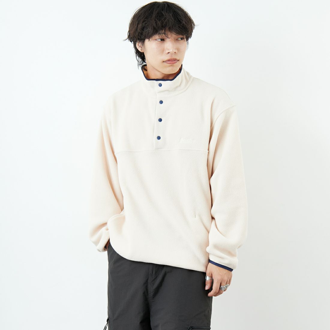 frostline [フロストライン] 別注 フリースハーフスナッププルオーバー [FL17-JK-IN5-JF] IVORY &&モデル身長：179cm 着用サイズ：L&&