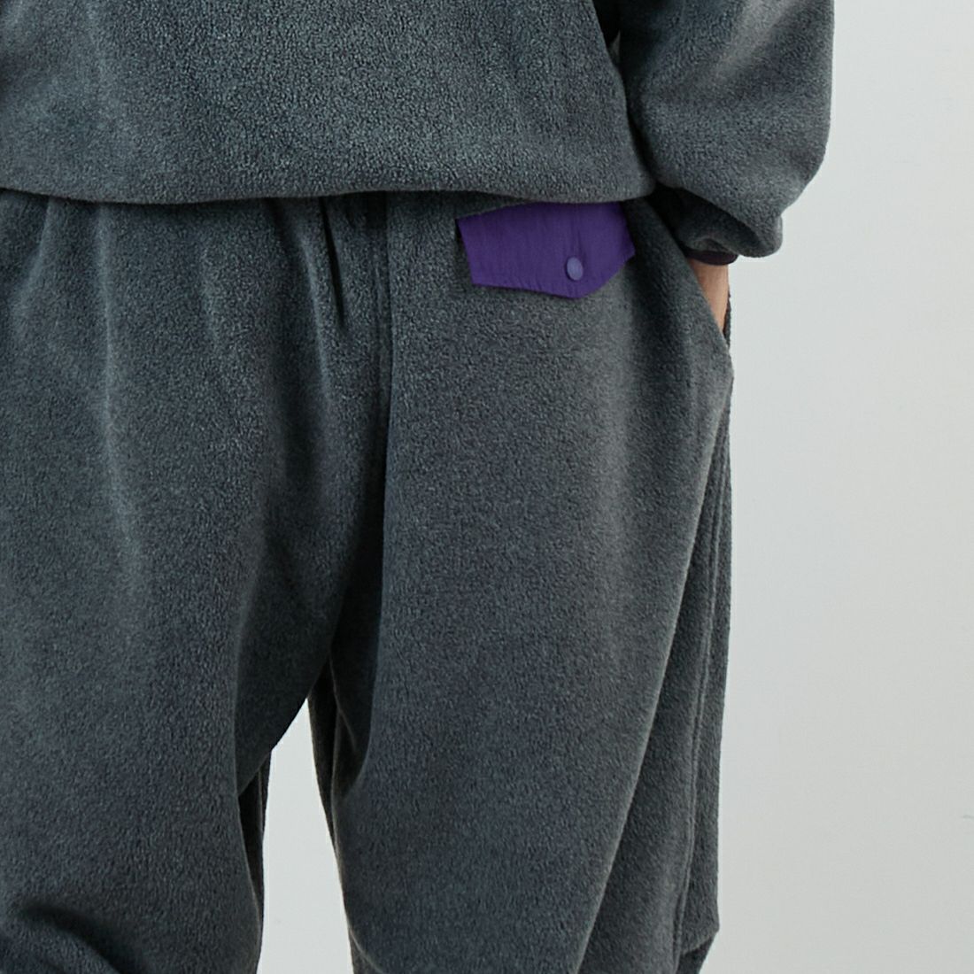 frostline [フロストライン] 別注 フリースパンツ [FL10-PT-IN5-JF] GRAY &&モデル身長：179cm 着用サイズ：L&&