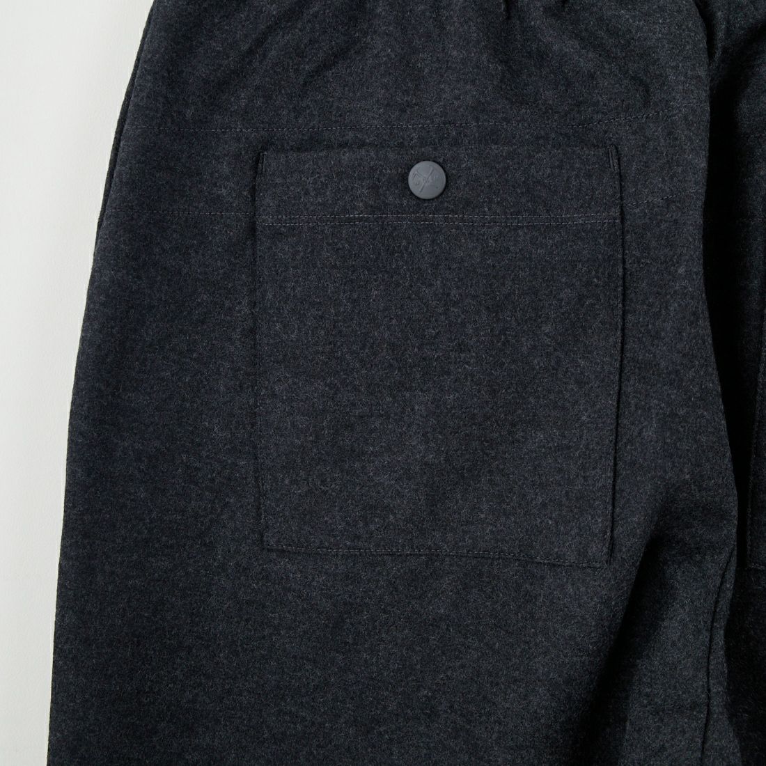 White Mountaineering [ホワイトマウンテニアリング] ウールイージーパンツ [RW2573502] CHARCOAL