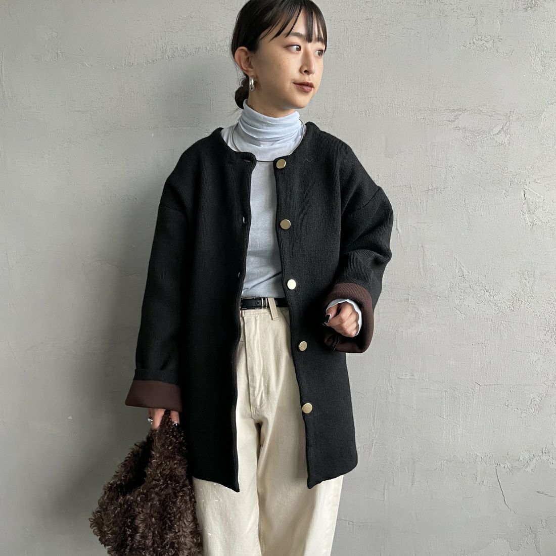 Maison de L'allure [メゾン ドゥ ラリュール] ダブルフェイスニットコート [M24131036] 09 BLK/BRW &&モデル身長：150cm 着用サイズ：F&&