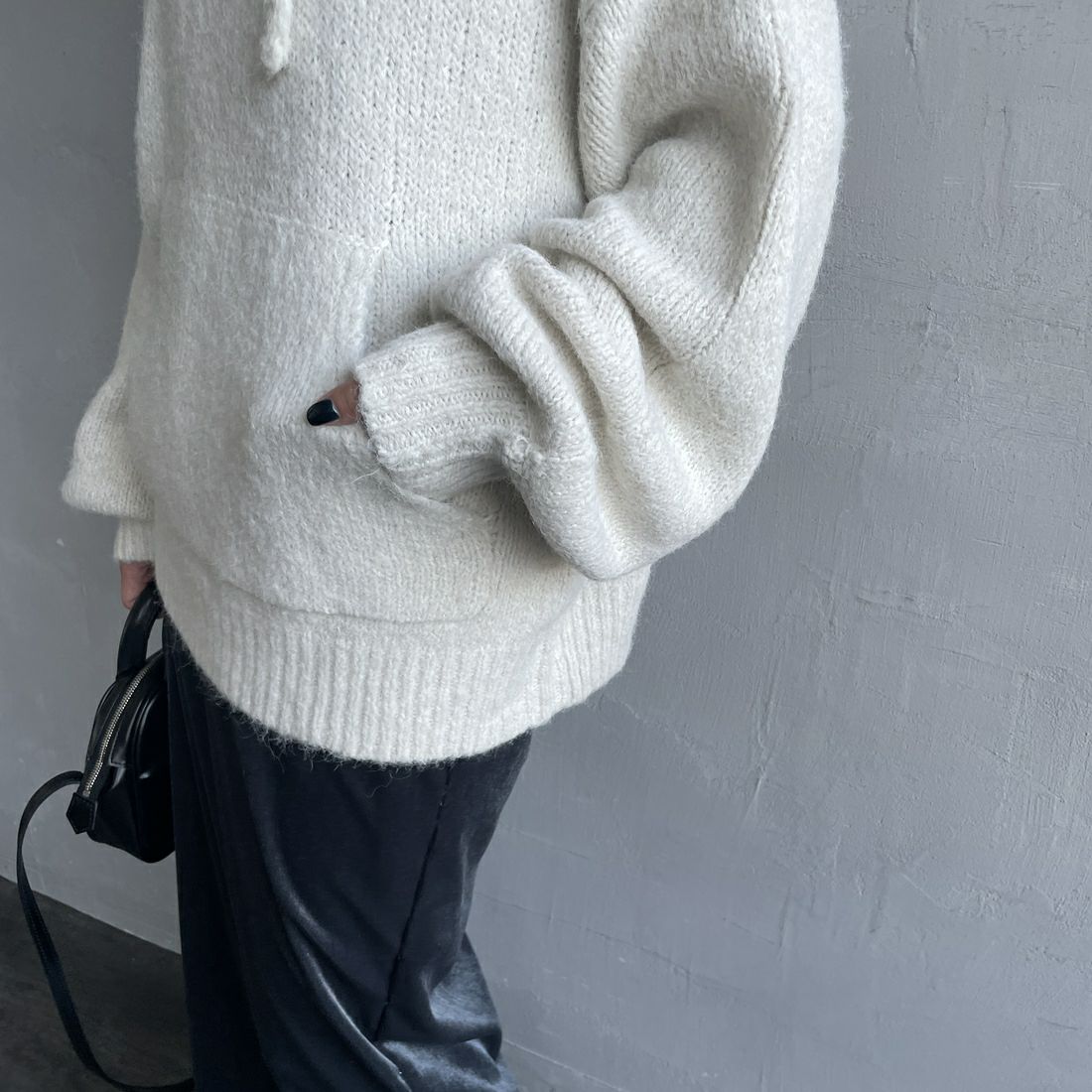 Maison de L'allure [メゾン ドゥ ラリュール] 起毛ニットフーディ [M25131027] 02 NATURAL &&モデル身長：150cm 着用サイズ：F&&