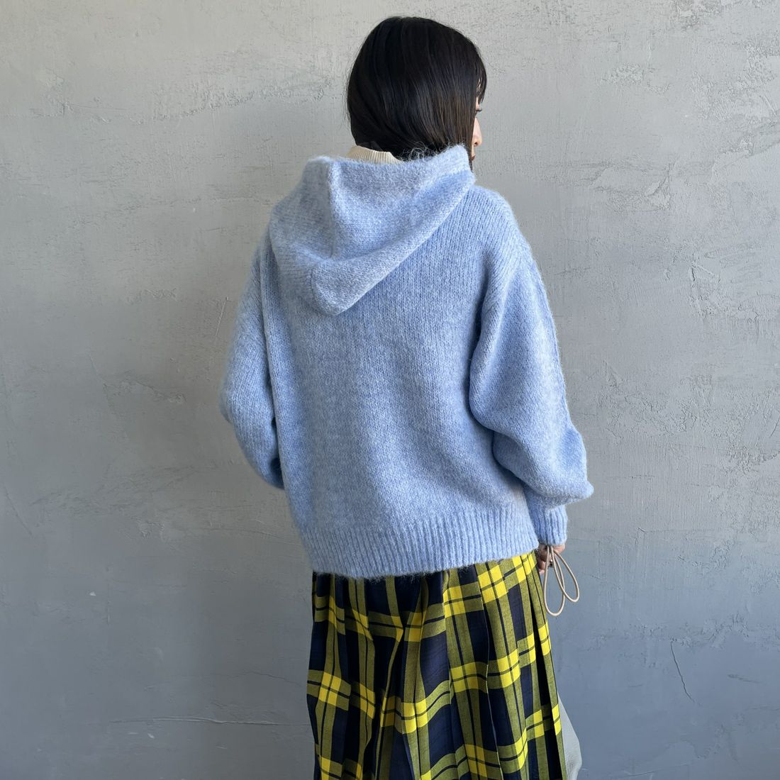 Maison de L'allure [メゾン ドゥ ラリュール] 起毛ニットフーディ [M25131027] 10 SAX &&モデル身長：150cm 着用サイズ：F&&