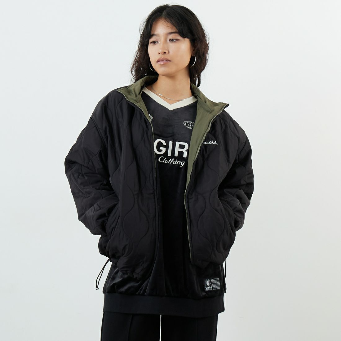 X-girl [エックスガール] フェイスパッチ リバーシブルジャケット [105253021006] OLIVE &&モデル身長：162cm 着用サイズ：M&&