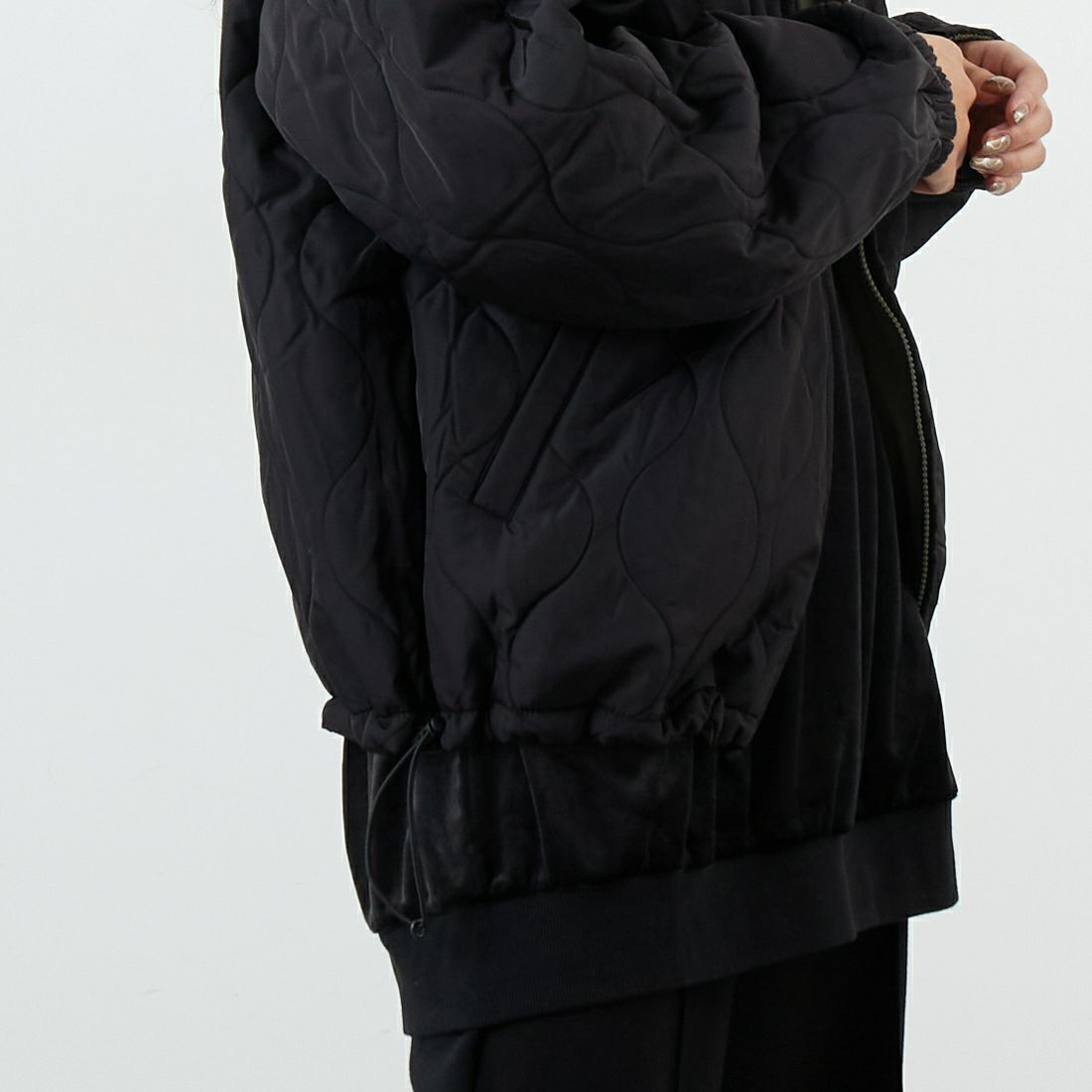 X-girl [エックスガール] フェイスパッチ リバーシブルジャケット [105253021006] OLIVE &&モデル身長：162cm 着用サイズ：M&&