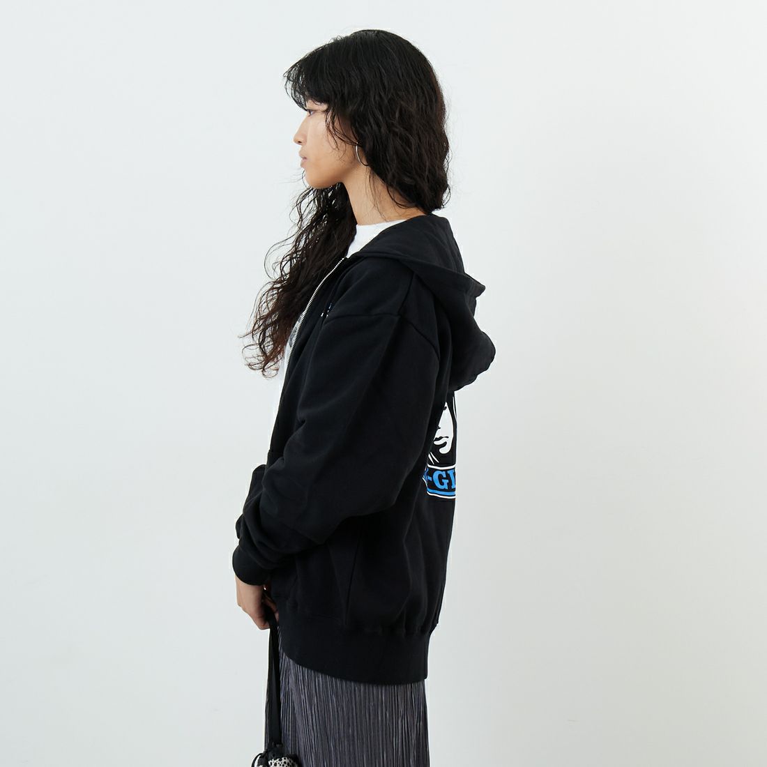 X-girl [エックスガール] サークルロゴ フルジップスウェットフーディ [105253012001] BLACK &&モデル身長：162cm 着用サイズ：M&&
