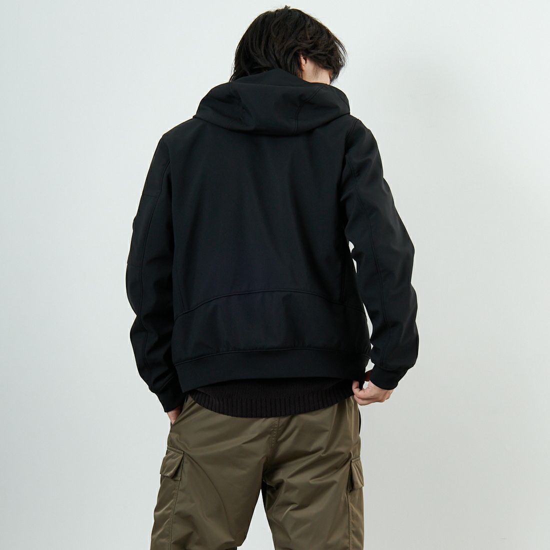 C.P.COMPANY [シーピーカンパニー] C.P. Shell-R ゴーグルジャケット [RFCMOW701A] 999 BLACK &&モデル身長：179cm 着用サイズ：M&&