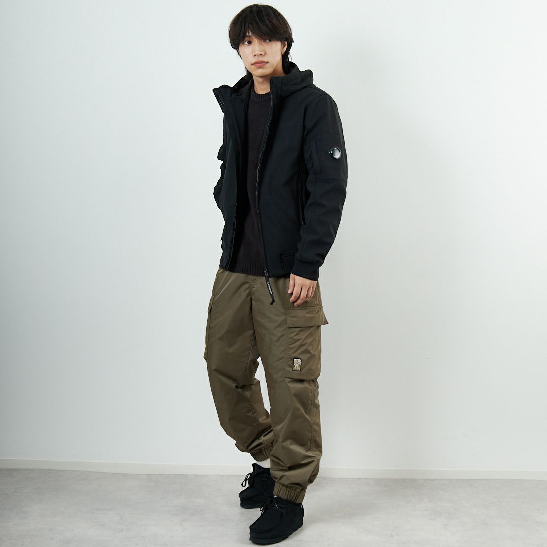 C.P.COMPANY [シーピーカンパニー] C.P. Shell-R ゴーグルジャケット [RFCMOW701A] 999 BLACK &&モデル身長：179cm 着用サイズ：M&&