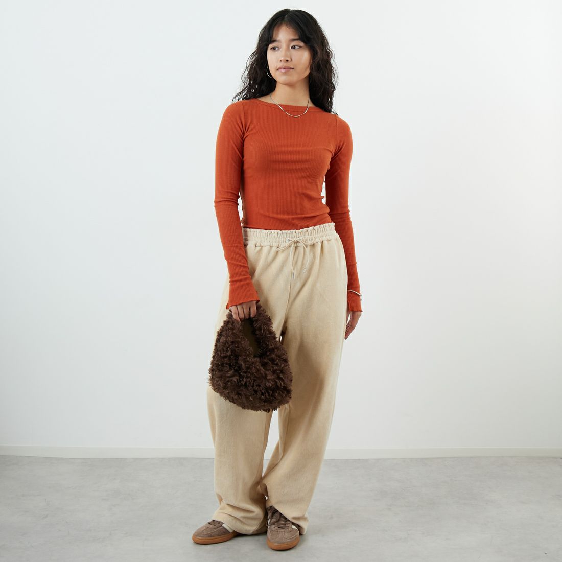 Jeans Factory Clothes [ジーンズファクトリークローズ] コーデュロイイージーワイドパンツ [IN2-CSB-5] ECRU &&モデル身長：162cm 着用サイズ：36&&