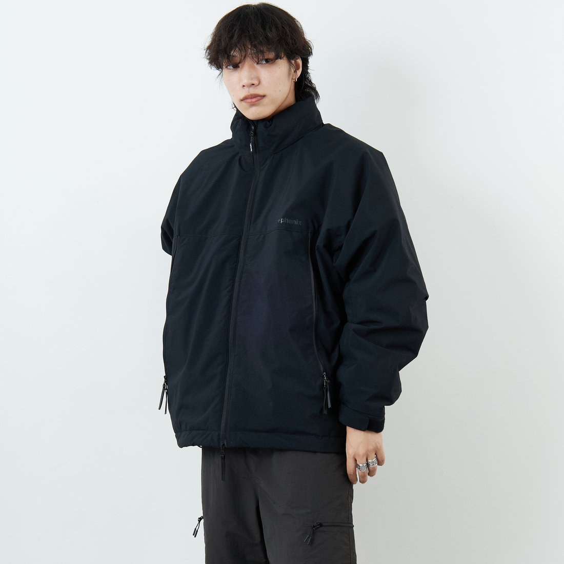 +phenix [プラスフェニックス] 別注 LEVEL7 ダウンジャケット [POO-25080IN-JF] BLACK &&モデル身長：179cm 着用サイズ：XL&&