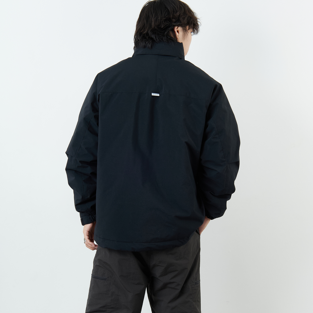 +phenix [プラスフェニックス] 別注 LEVEL7 ダウンジャケット [POO-25080IN-JF] BLACK &&モデル身長：179cm 着用サイズ：XL&&