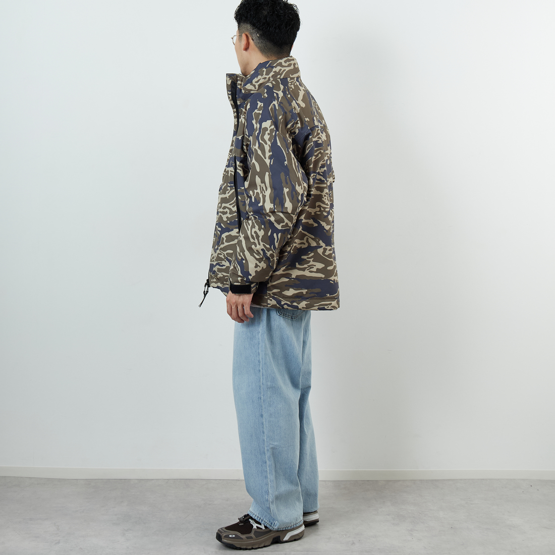 +phenix [プラスフェニックス] 別注 LEVEL7 ダウンジャケット [POO-25080IN-JF] CAMO &&モデル身長：168cm 着用サイズ：M&&