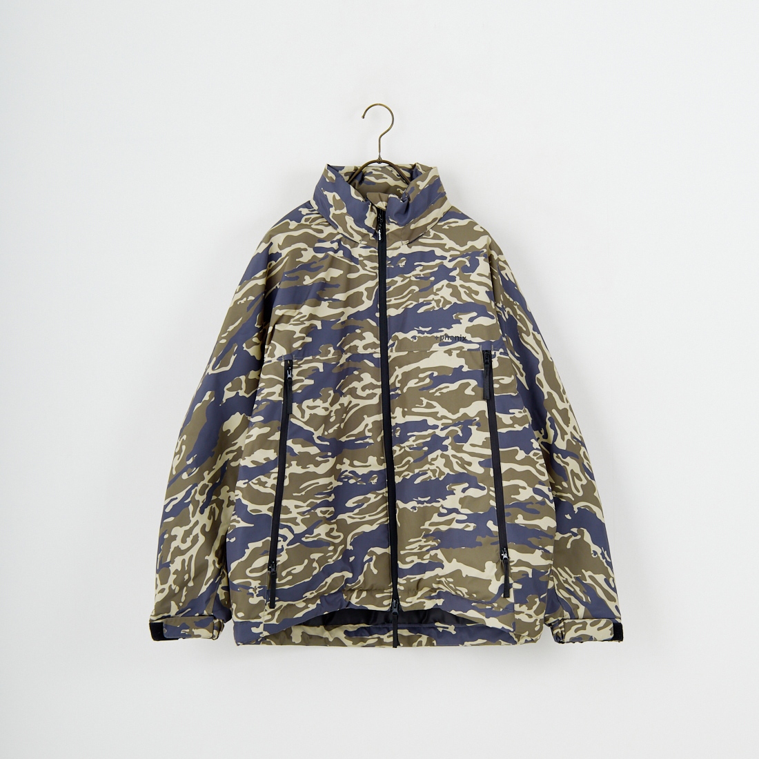 +phenix [プラスフェニックス] 別注 LEVEL7 ダウンジャケット [POO-25080IN-JF] CAMO