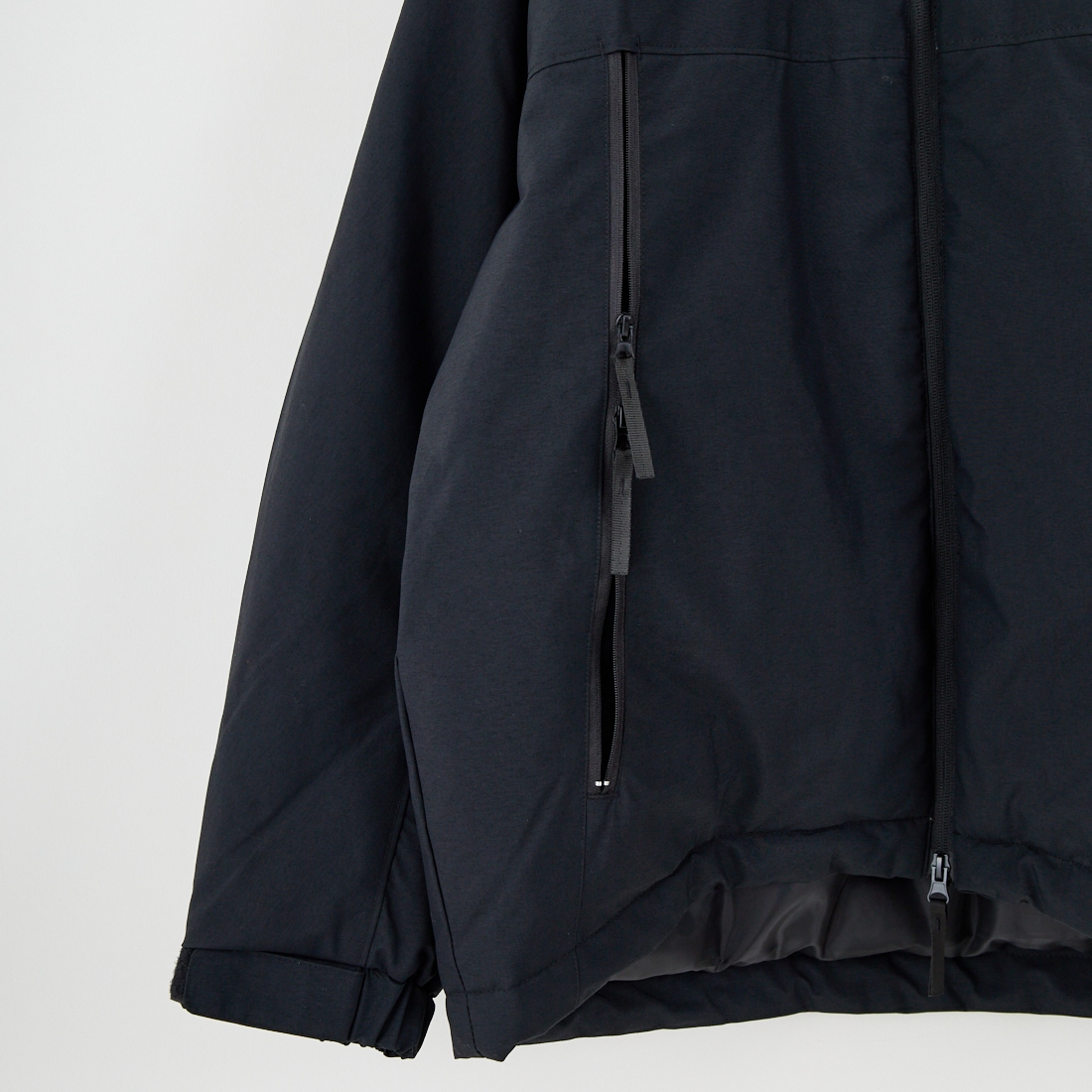 +phenix [プラスフェニックス] 別注 LEVEL7 ダウンジャケット [POO-25080IN-JF] BLACK