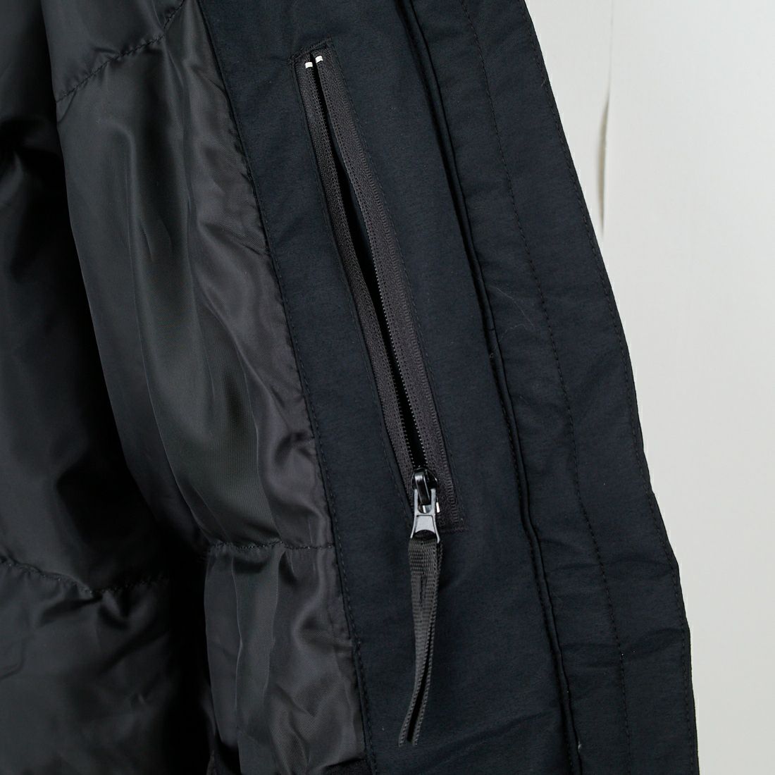 +phenix [プラスフェニックス] 別注 LEVEL7 ダウンジャケット [POO-25080IN-JF] BLACK