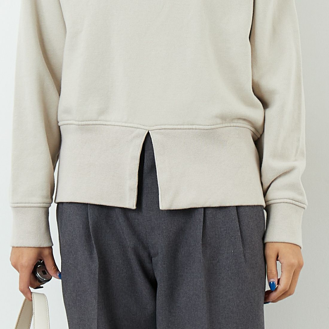 Commencement [コメンスメント] オープンクルーネックスウェット [C-320] SILVER &&モデル身長：167cm 着用サイズ：F&&