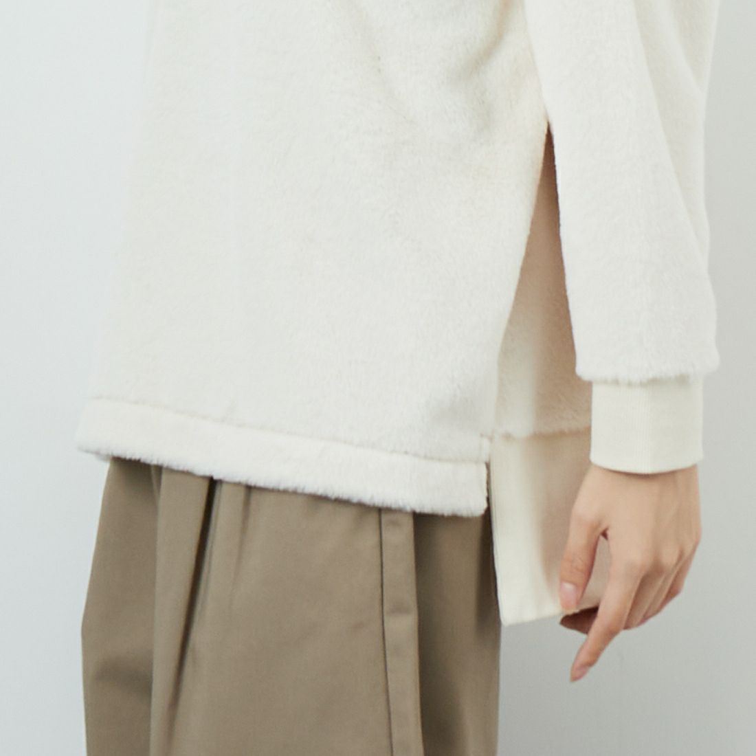 Jf Ready Made [ジェイエフレディメイド] カットファーVネックプルオーバー [3107106] 102 ｷﾅﾘ &&モデル身長：162cm 着用サイズ：F&&