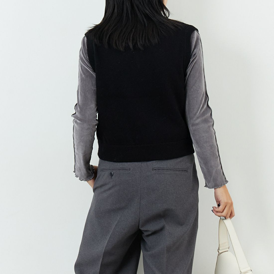 RYE TENDER [ライテンダー] プルスキベスト [110252500] BLACK &&モデル身長：167cm 着用サイズ：0&&
