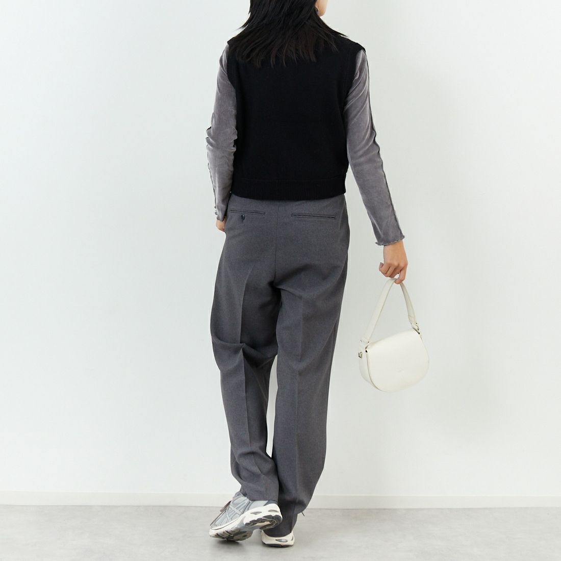 RYE TENDER [ライテンダー] プルスキベスト [110252500] BLACK &&モデル身長：167cm 着用サイズ：0&&