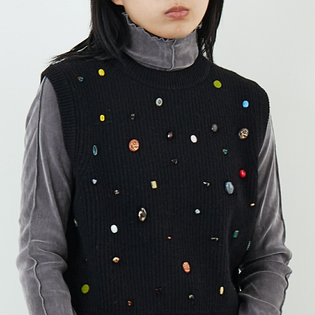 RYE TENDER [ライテンダー] プルスキベスト [110252500] BLACK &&モデル身長：167cm 着用サイズ：0&&
