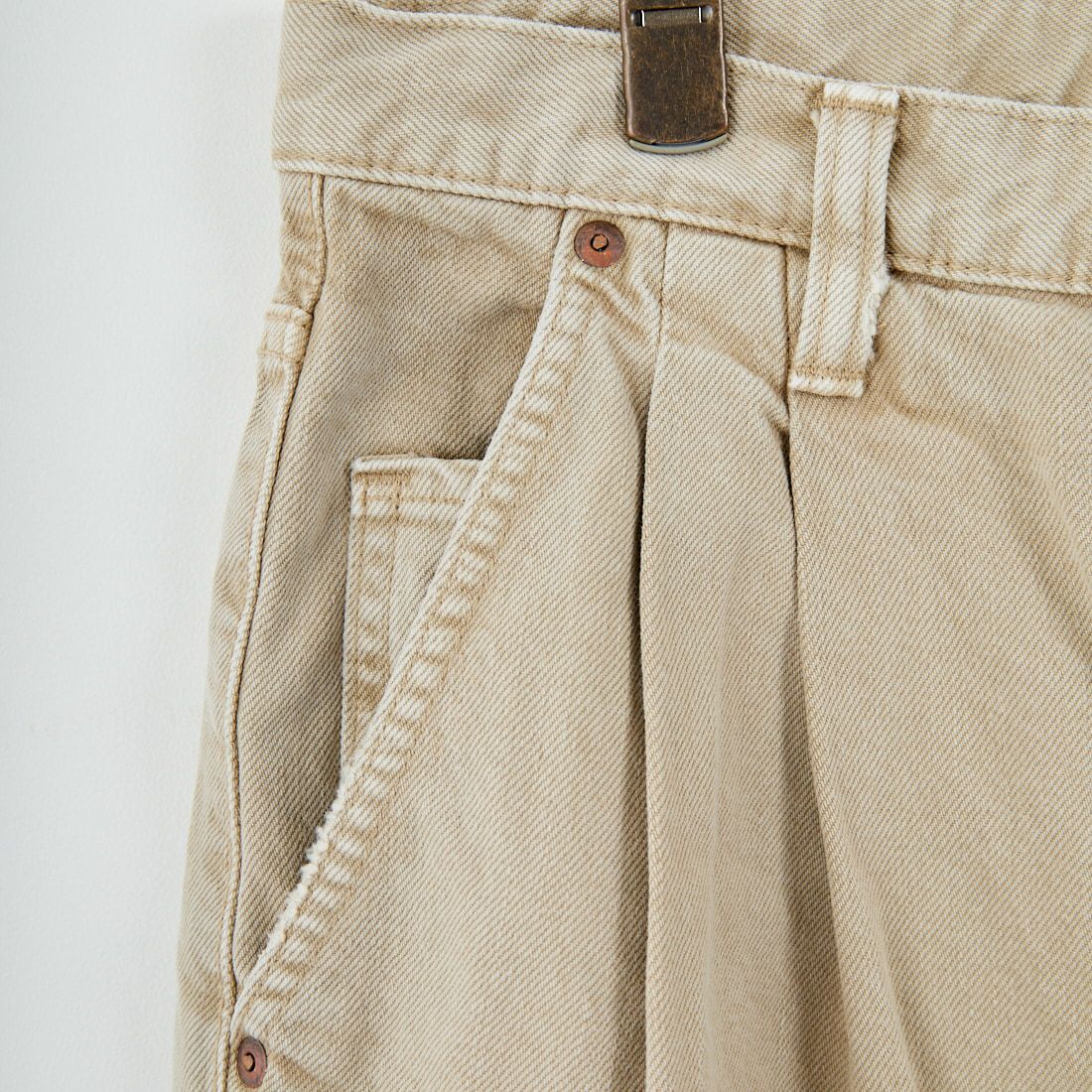 SKEWed [スキュー] ツータックトラウザー [HST001] 116 STONE