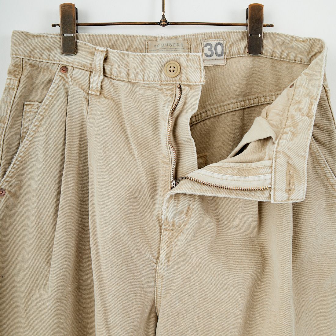 SKEWed [スキュー] ツータックトラウザー [HST001] 116 STONE