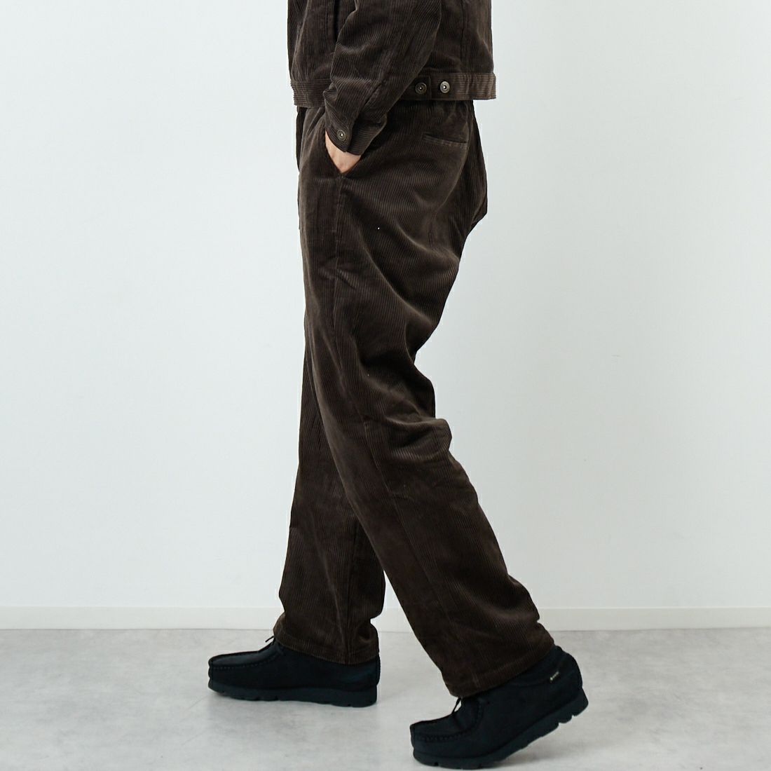 BIG MIKE [ビッグマイク] 別注 コーデュロイイージーパンツ [30804-JF] CHARCOAL &&モデル身長：179cm 着用サイズ：L&&