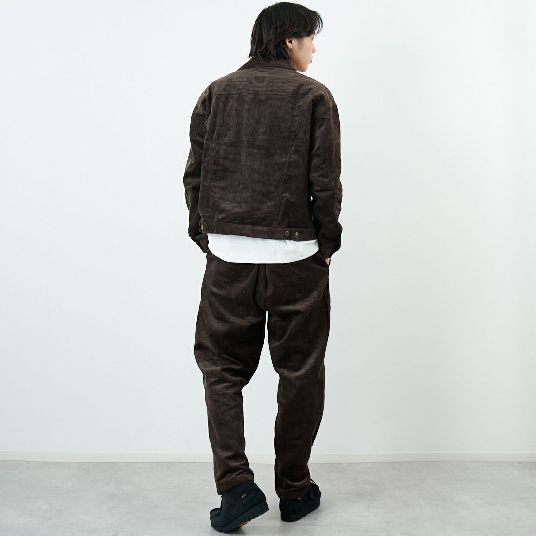 BIG MIKE [ビッグマイク] 別注 8Wコーデュロイジャケット [20706-JF] CHARCOAL &&モデル身長：179cm 着用サイズ：M&&