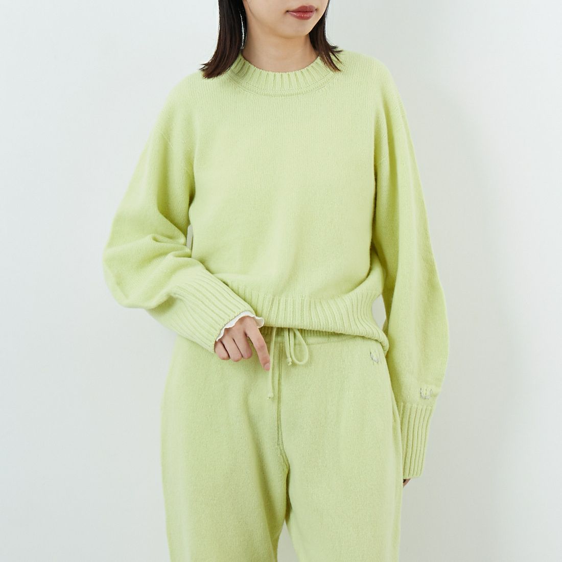 UNFIL [アンフィル] ファインラムウール クルーネック プルオーバー [WVFL-UW117] LIME YEL &&モデル身長：162cm 着用サイズ：1&&