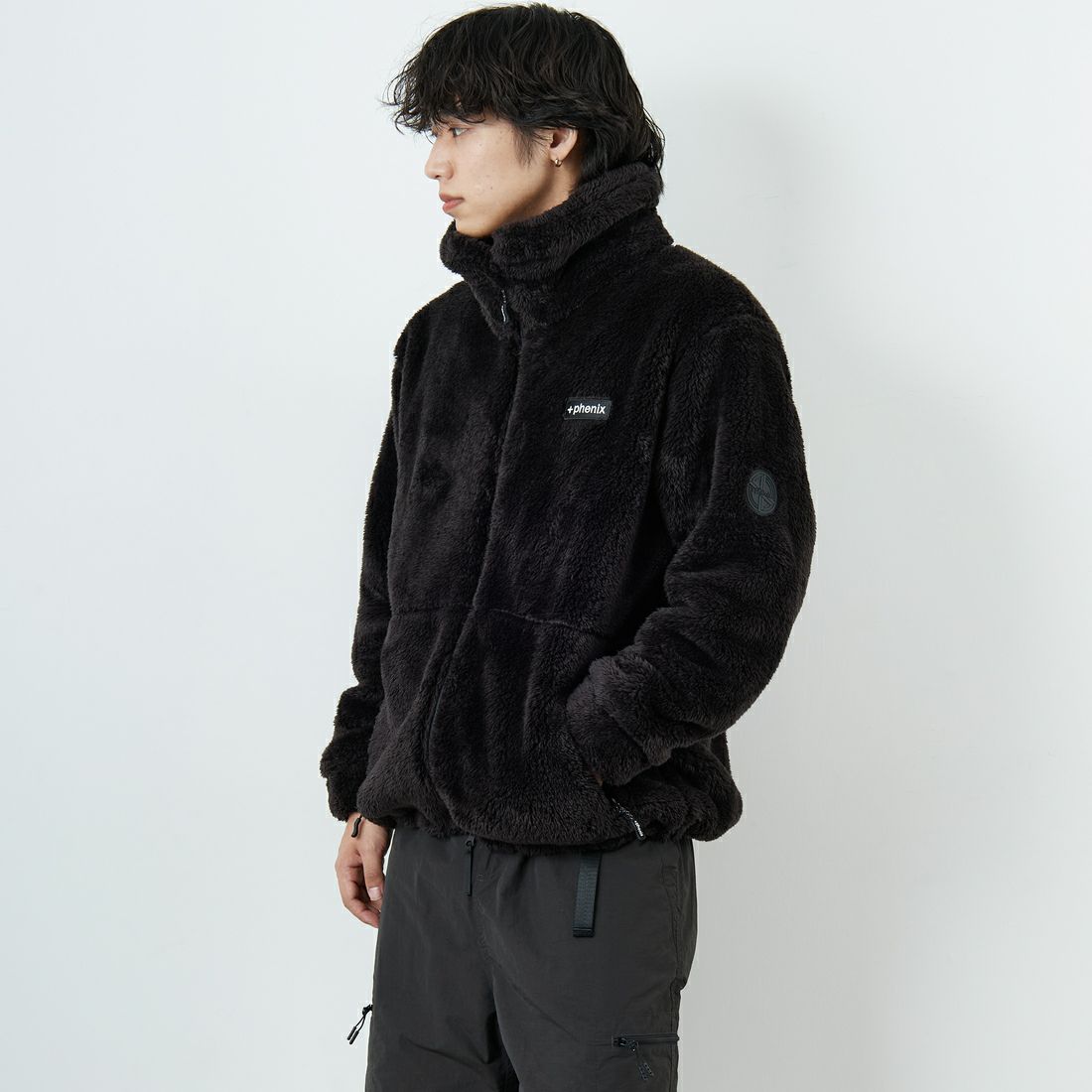 +phenix [プラスフェニックス] ボア フリースジャケット [POO-25083IN-JF] BLACK &&モデル身長：179cm 着用サイズ：XL&&