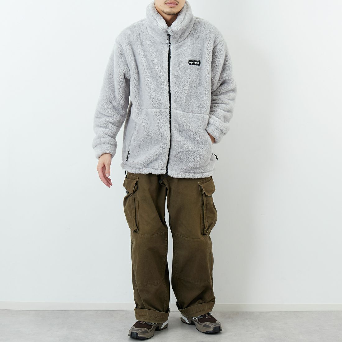 +phenix [プラスフェニックス] ボア フリースジャケット [POO-25083IN-JF] GRAY &&モデル身長：168cm 着用サイズ：L&&