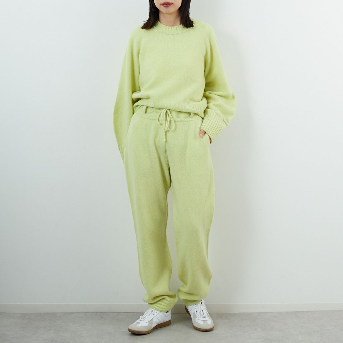 UNFIL [アンフィル] ファインラムウール ベルト付きパンツ [WVFL-UW119] LIME YEL &&モデル身長：162cm 着用サイズ：1&&