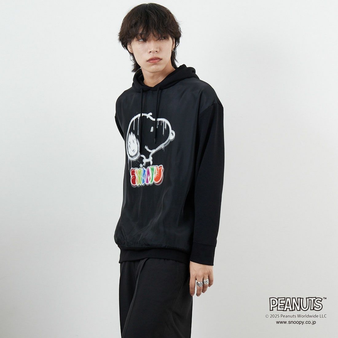 TRIPPY MIKIO ART [トリッピーミキオアート] SNOOPY スプレーアート フーディ [TR-057] BLACK &&モデル身長：179cm 着用サイズ：M&&