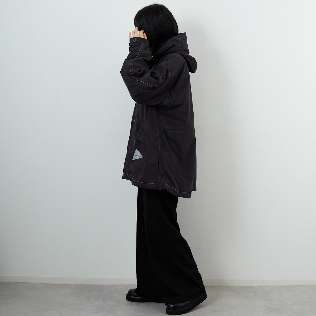 and wander [アンドワンダー] フィッシュテールコート OCTA [5745281051] BLACK &&モデル身長：162cm 着用サイズ：WM&&