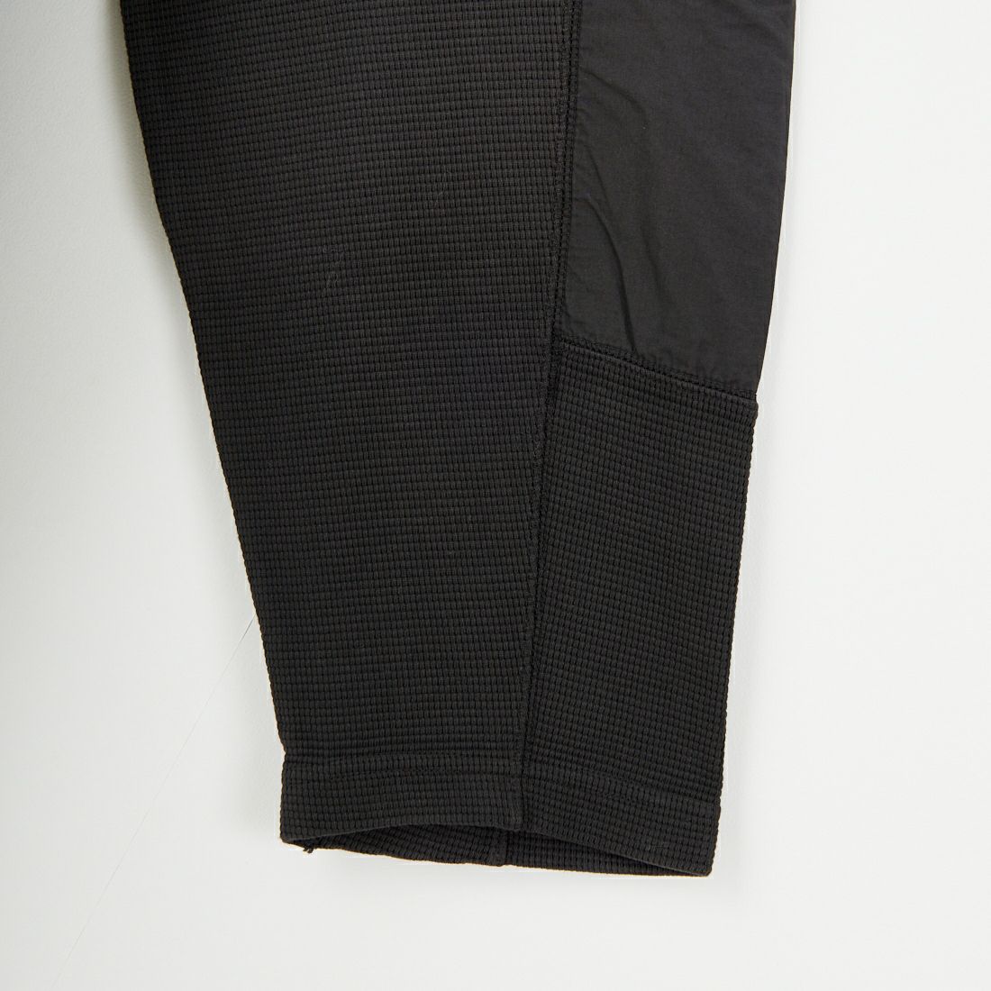 and wander [アンドワンダー] ROA×and wander ガーメントダイ ワッフルポケットTシャツ [5745284539] BLACK