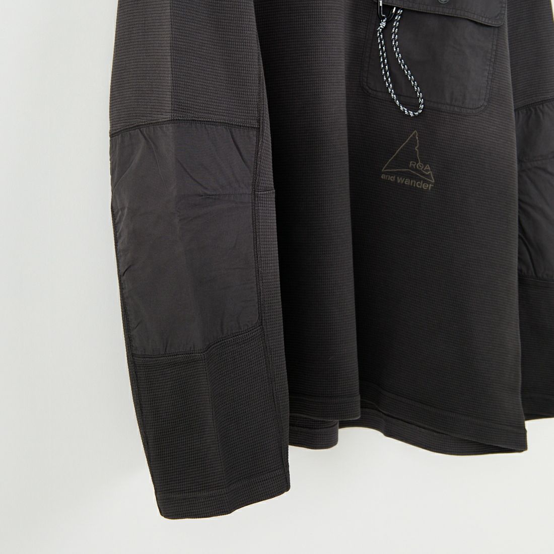 and wander [アンドワンダー] ROA×and wander ガーメントダイ ワッフルポケットTシャツ [5745284539] BLACK